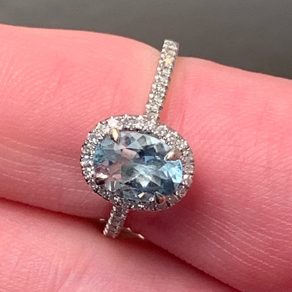 Size 7 Aquamarine and diamond rings 14k white gold - Recently cleaned by jeweler - Picture 9 of 9
